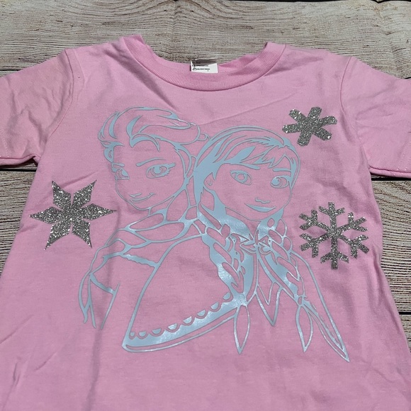 3/$20 girls frozen shirt - Picture 2 of 5